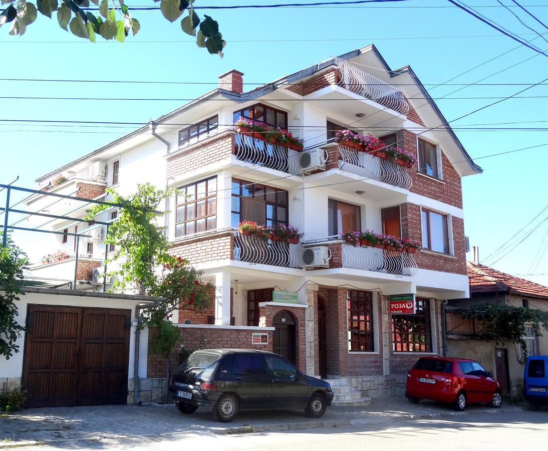 Family Hotel Rose Pavel Banya Dış mekan fotoğraf