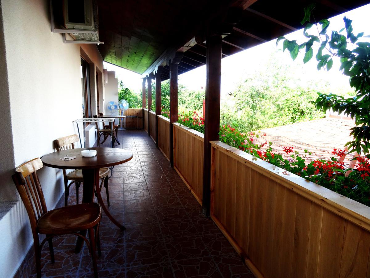 Family Hotel Rose Pavel Banya Dış mekan fotoğraf