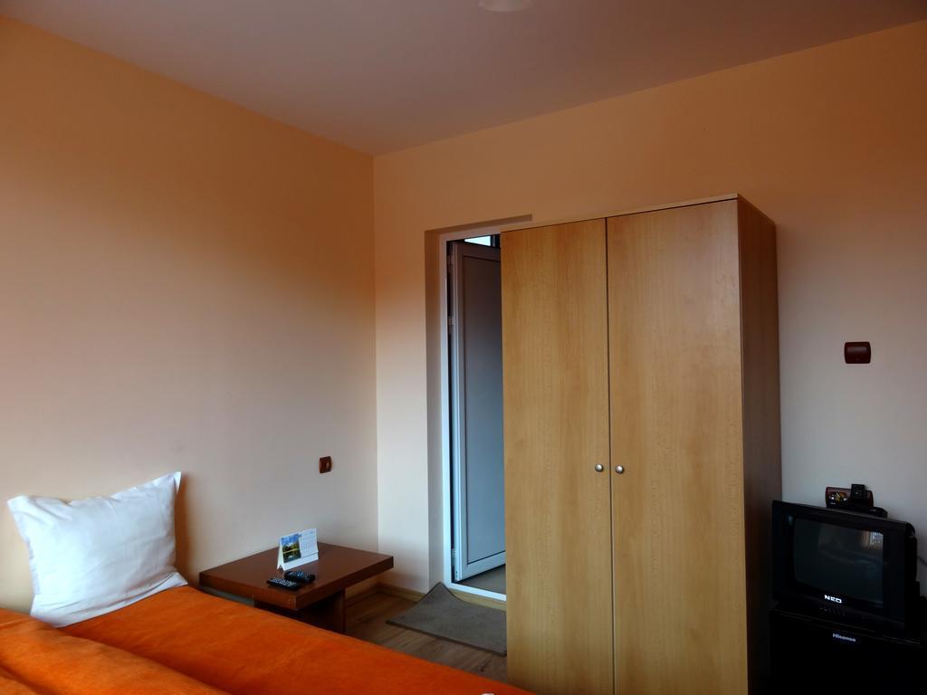 Family Hotel Rose Pavel Banya Dış mekan fotoğraf
